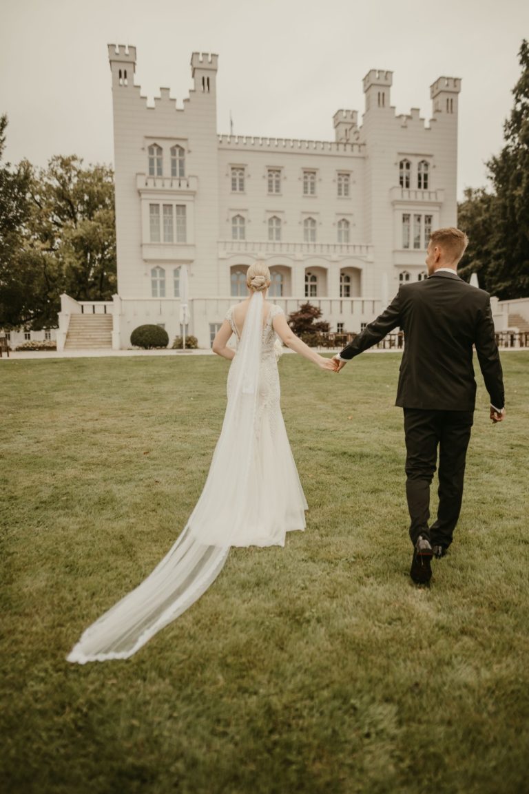 Braut vor dem Grand Hotel Heiligendamm