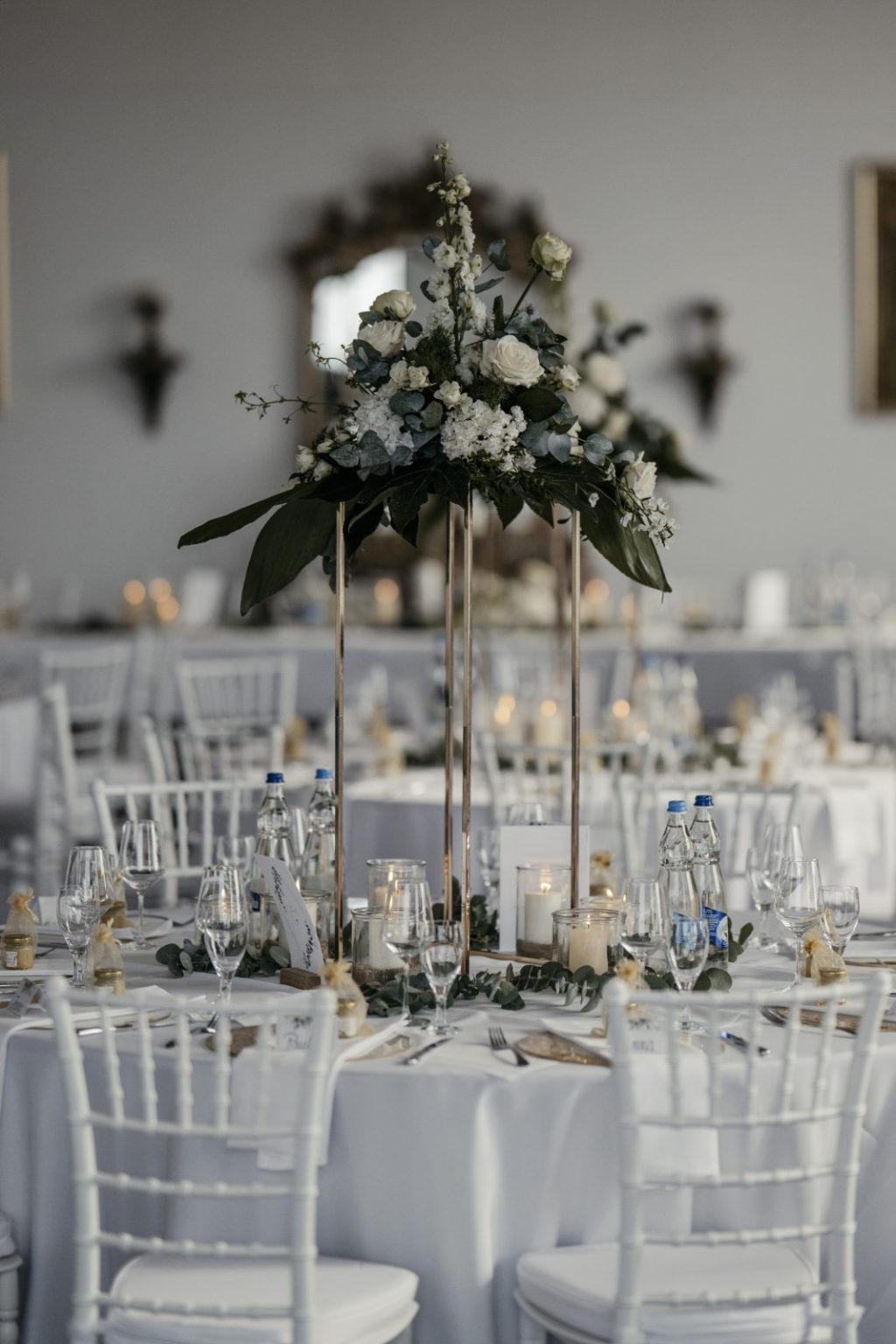 Hochzeitstafel mit Blumendeko im meergut Kühlungsborn